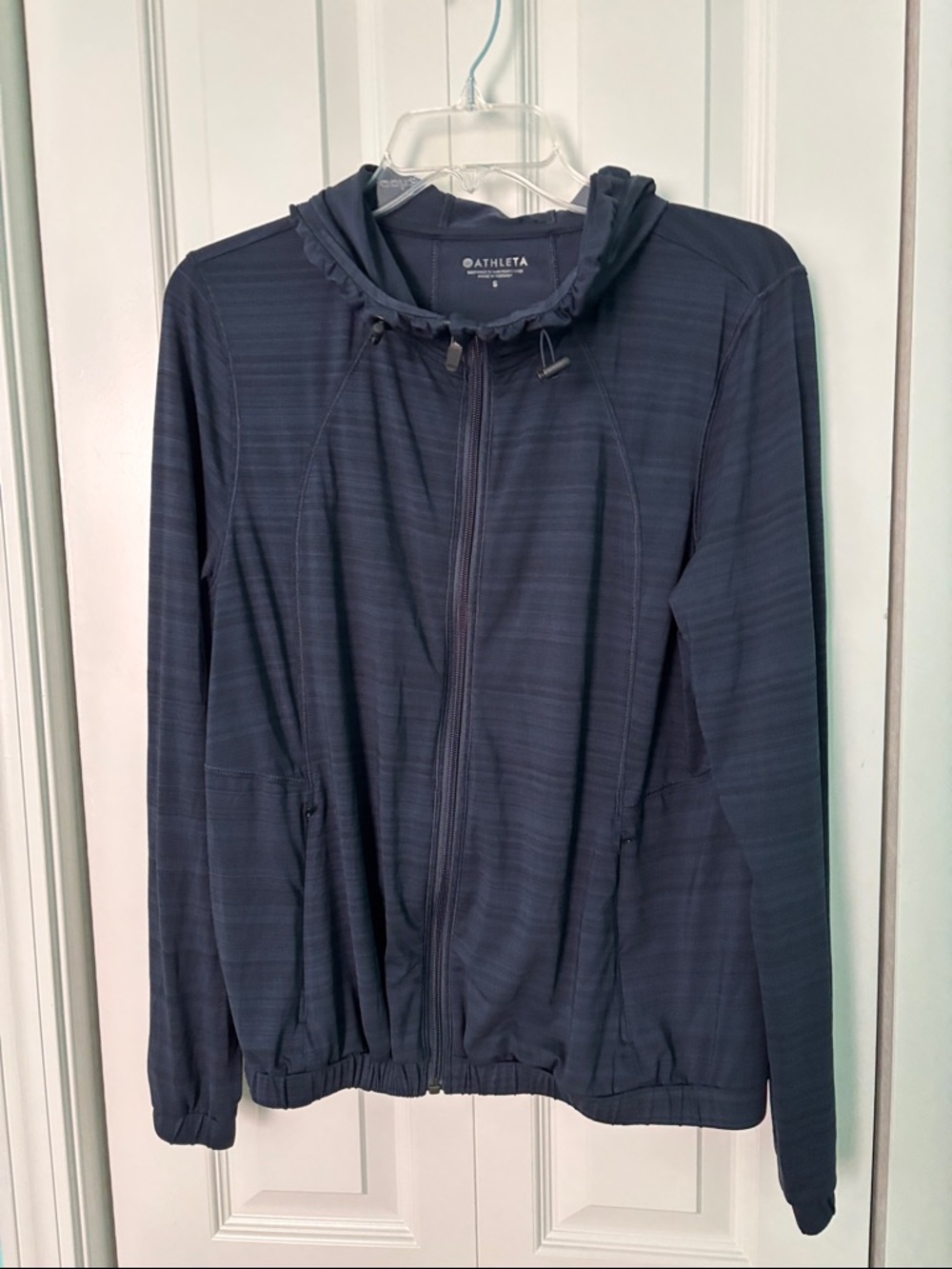 Athleta Navy Lightweight Hooded Zip Jacket Size Small zipper pockets